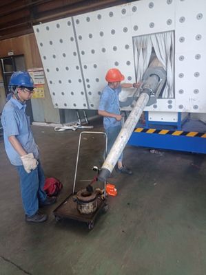 Rotary Flux Injector voor Injection Molding Lifted by Crane Pressure Mpa 0,1-0,6 Vloeiende en precieze werking