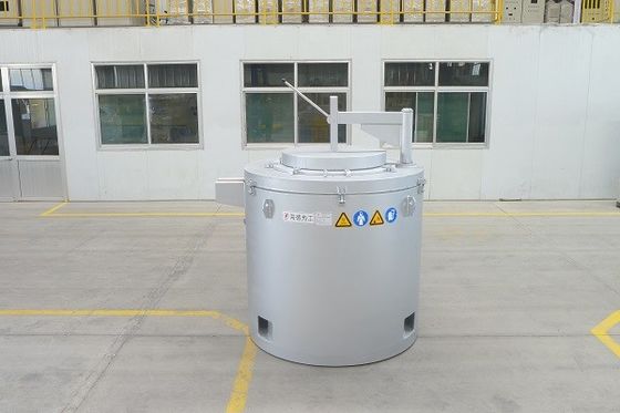 Vorklift-type aluminiumhoudende oven voor het verbeteren van de efficiëntie van gesmolten aluminium