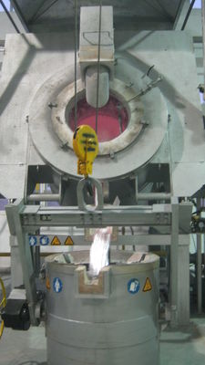 930KG NG Industrieel het Verwarmen Aluminium dat en Holdingsoven het Overhellen het Gieten smelt