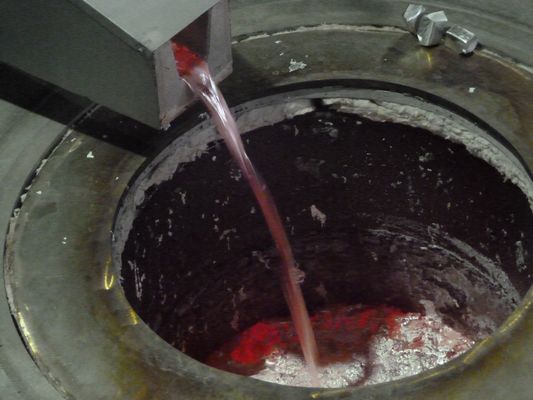 Minder van de de Inductie Vacuüminductie van de Doorsmeltings0.30mpa Edium Frequentie Smeltende Oven