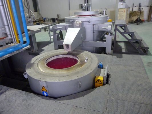 ±1C Temperatuurregeling Accuracy Aluminium smeltoven met temperatuur alarm en luchtgekoelde koelmethode