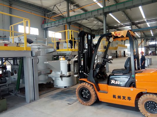Het hydraulische Overhellende Afgietsel van de de Hoge drukmatrijs van de Aluminium Smeltende Oven 1000KG voor HPD